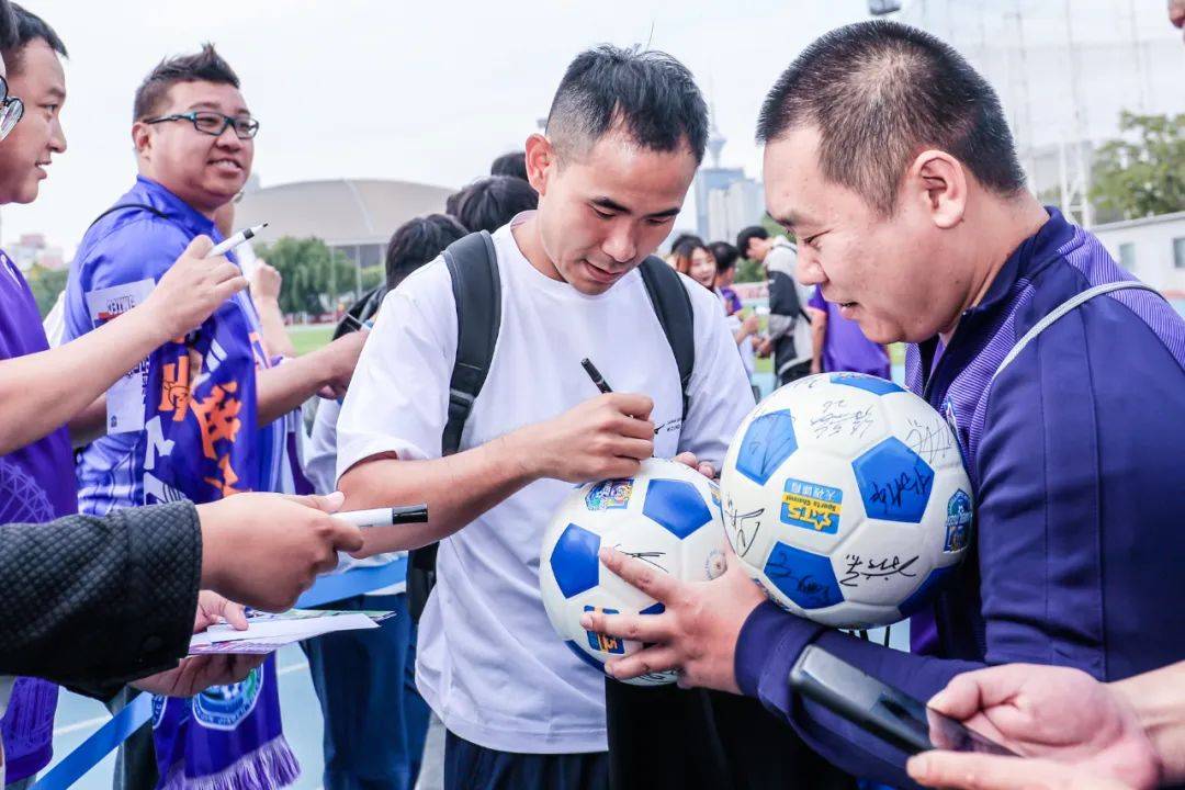 开云体育下载-球队取得连胜，引发球迷狂热气氛