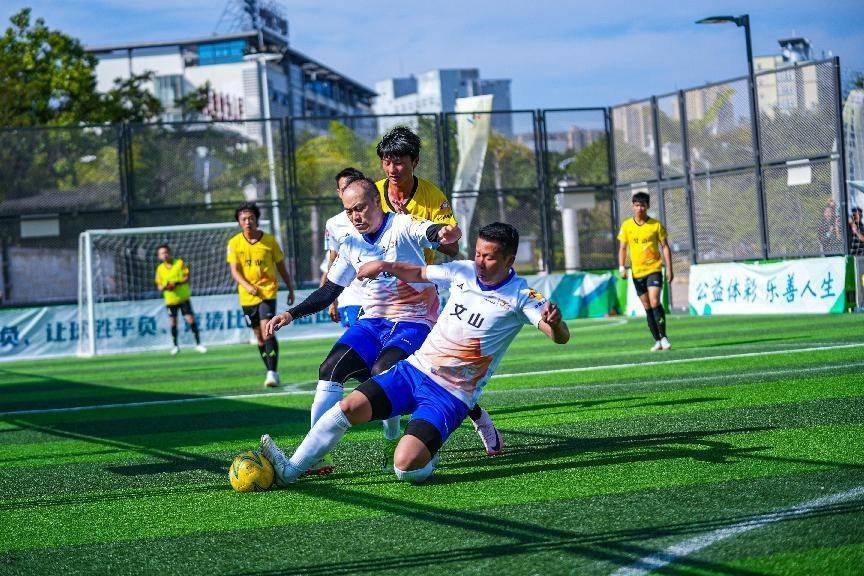 足球赛场上的精彩对决引发热烈讨论 足球赛场上的精彩对决引发热烈讨论