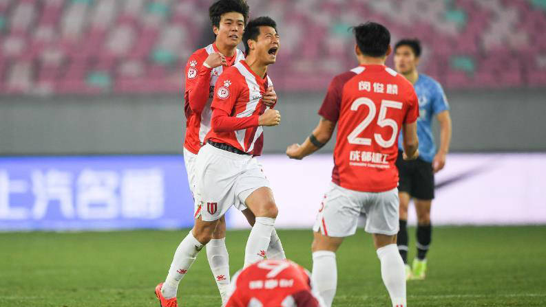 战胜传统劲旅,新晋球队崭露头角的简单介绍 战胜传统劲旅,新晋球队崭露头角的简单介绍