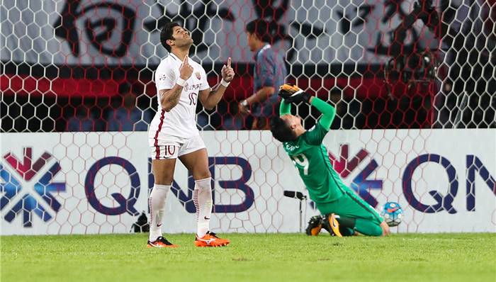 开云体育在线-尼斯主场惊险逆转，赢得令人瞩目胜利