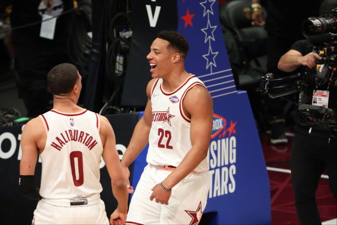 开云体育-一位新秀在比赛中大放异彩，迅速成为焦点的简单介绍