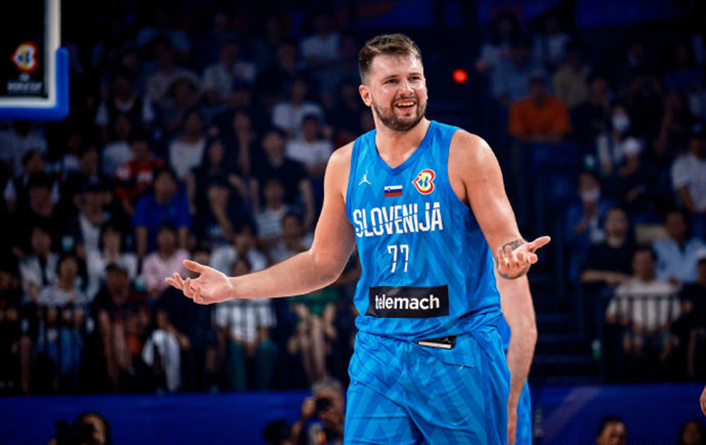 开云体育中国-高水平的比赛引人瞩目，球员发挥出众