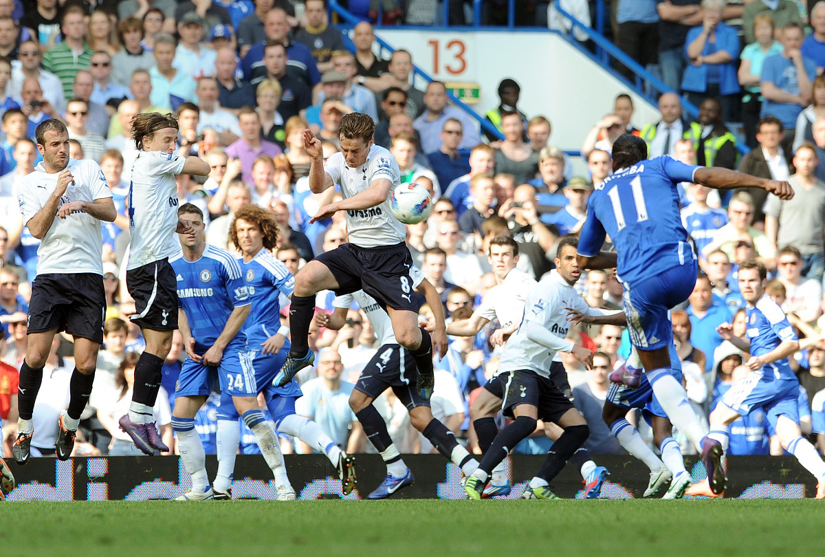 高水平的比赛引人瞩目,球员发挥出众 高水平的比赛引人瞩目,球员发挥出众