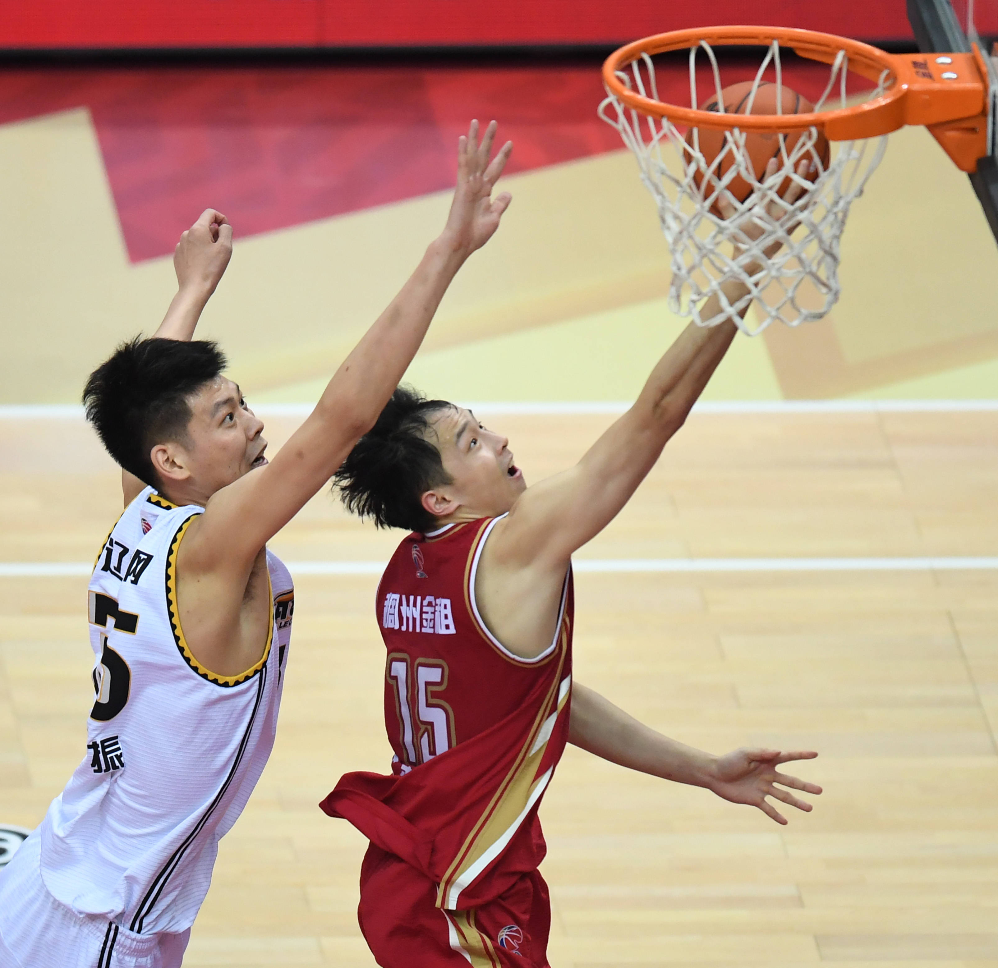 浙江男篮外援爆发,独得全队最高得分 浙江男篮外援爆发,独得全队最高得分