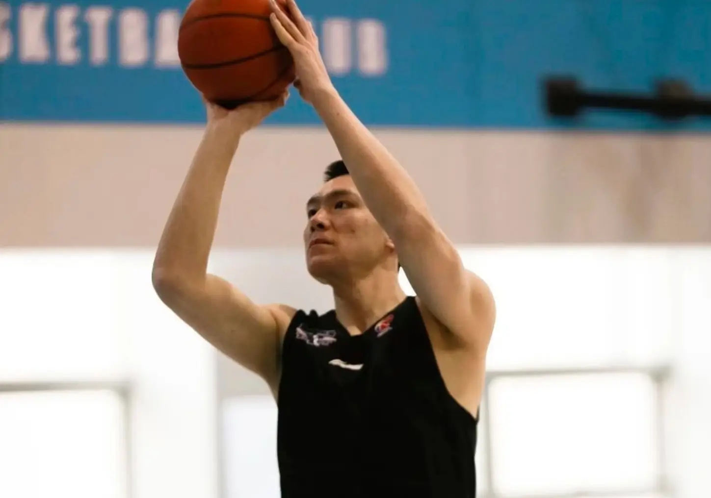 开云体育app-小个子大手笔！朱彦西领衔首钢夺魁