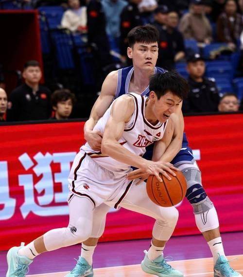 开云体育中国-北京男篮备受伤病困扰，季后赛前景堪忧的简单介绍