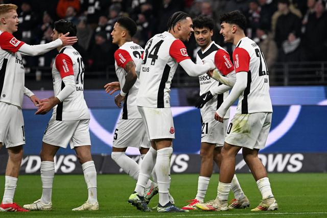 法兰克福客场险胜,稳固前四位置 法兰克福客场险胜,稳固前四位置