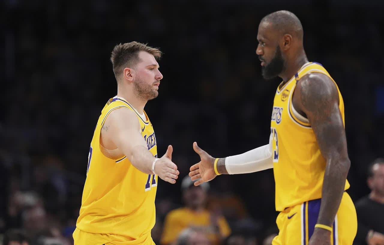 开云体育登录-包含MVP球员再次展现统治力，带领球队夺冠的词条