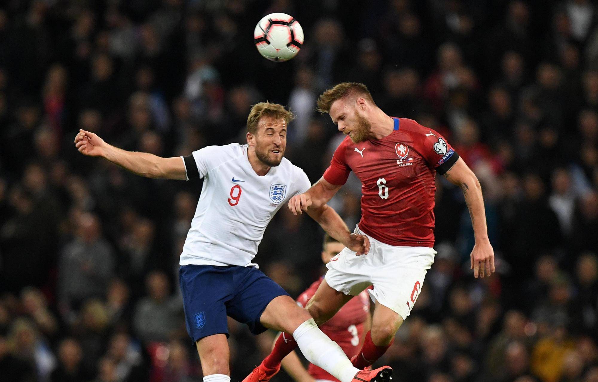 瑞典球队在客场大胜挪威，成功晋级半决赛的简单介绍