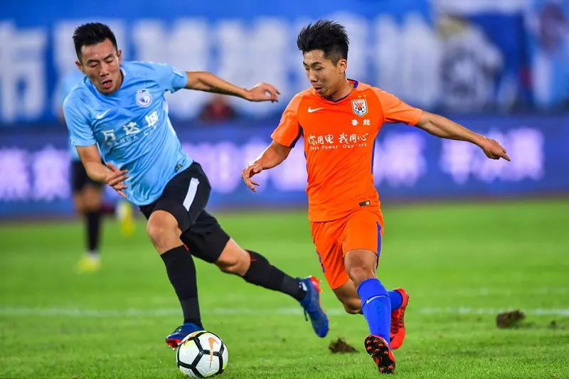 包含国安不敌重庆，中超争冠前景渐行渐远的词条