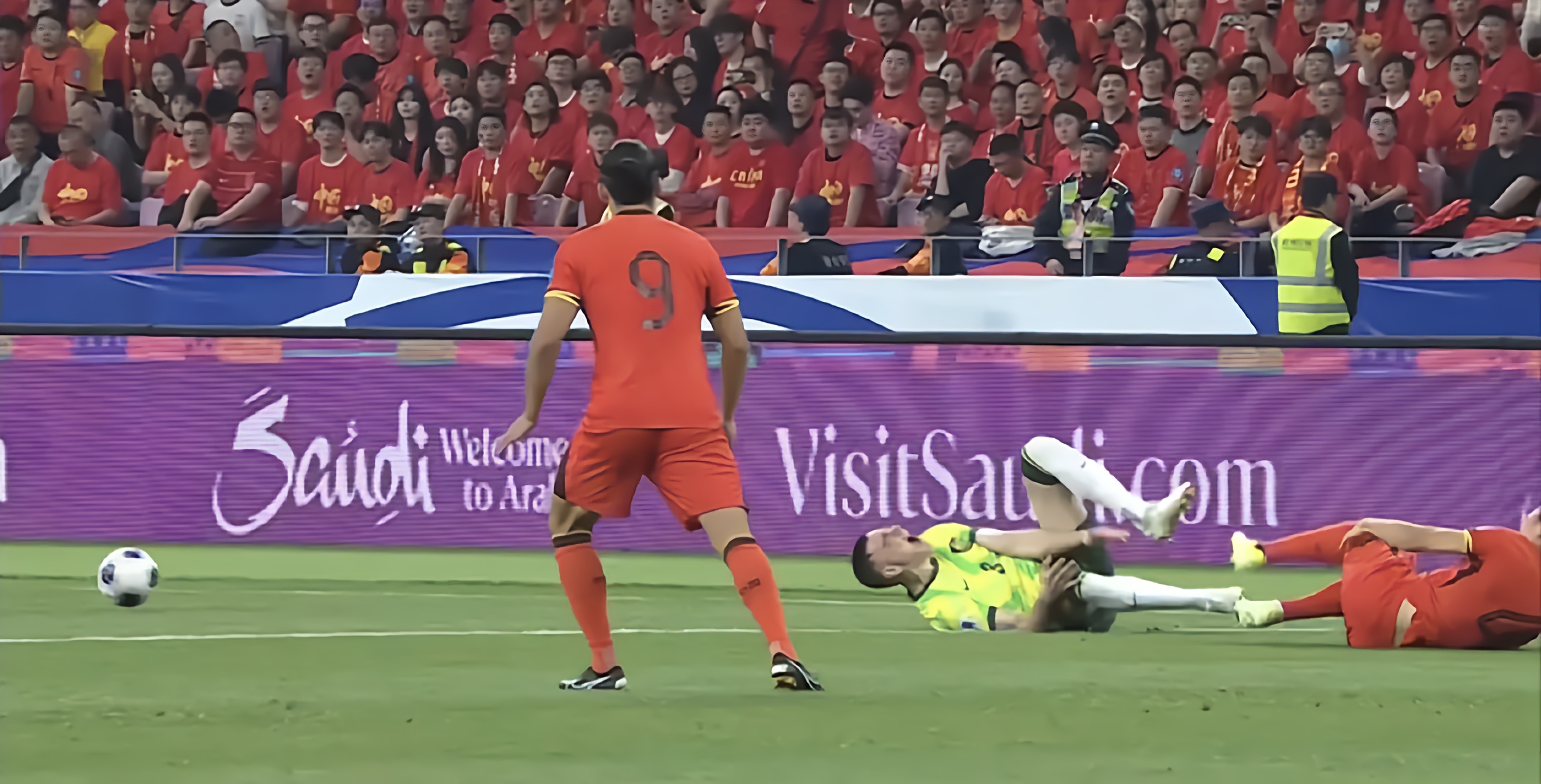 场上对决惨烈,洛里昂主场与对手战平收场的简单介绍 场上对决惨烈,洛里昂主场与对手战平收场的简单介绍