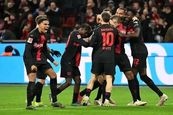 开云体育登录-沃尔夫斯堡防守端问题突显，德甲对手有望抓住机会的简单介绍