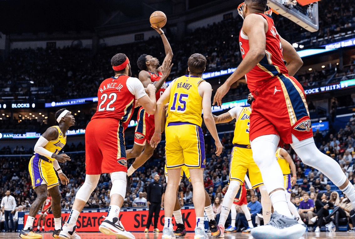 开云下载-完美起航！球队防守稳健轻松取胜