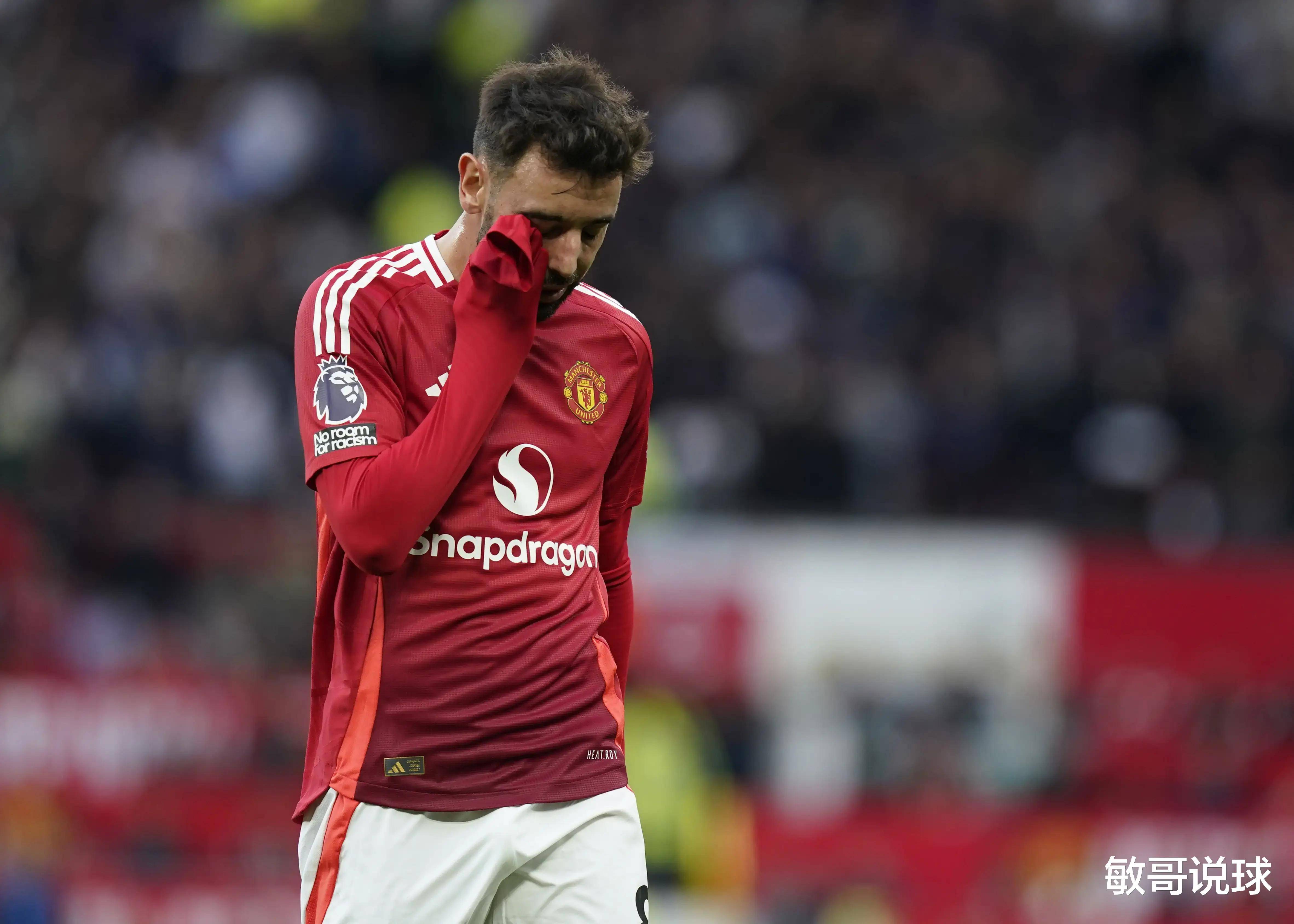 开云体育入口-曼联队后卫因犯规被红牌罚下，队伍陷入不利的简单介绍