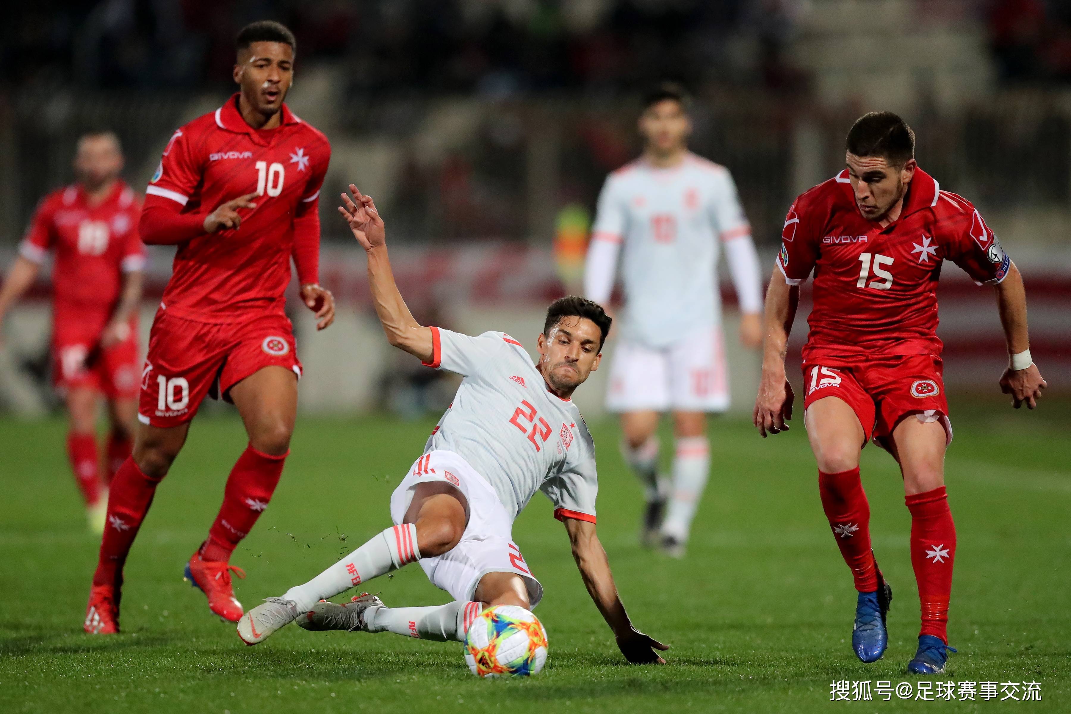 克罗地亚队客场战胜苏格兰队保持希望 克罗地亚队客场战胜苏格兰队保持希望