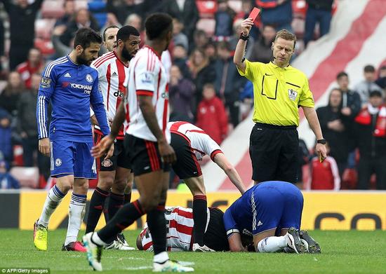 切尔西惨败桑德兰，主帅示弱