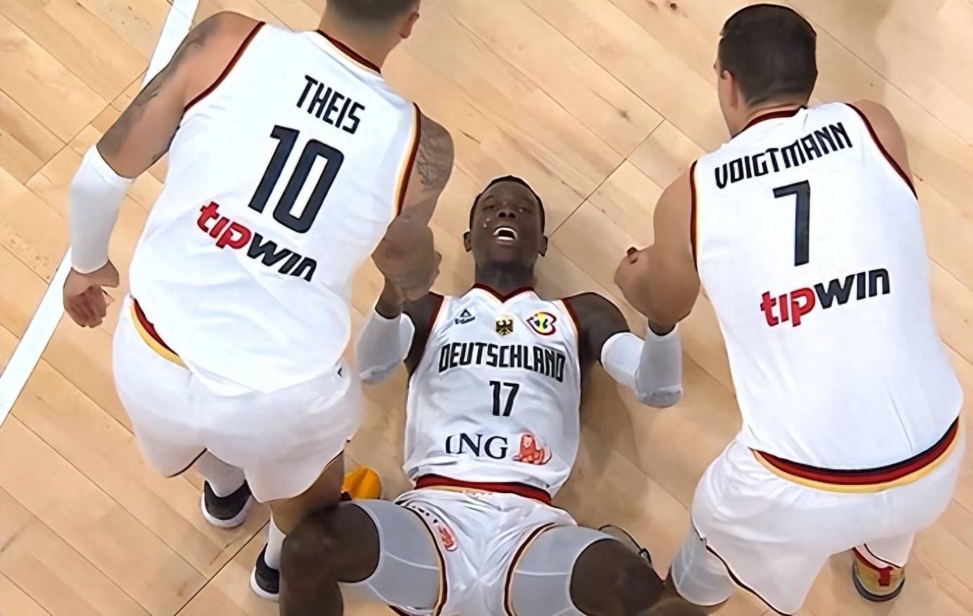 德国队在犹大背景下击败对手 德国队在犹大背景下击败对手