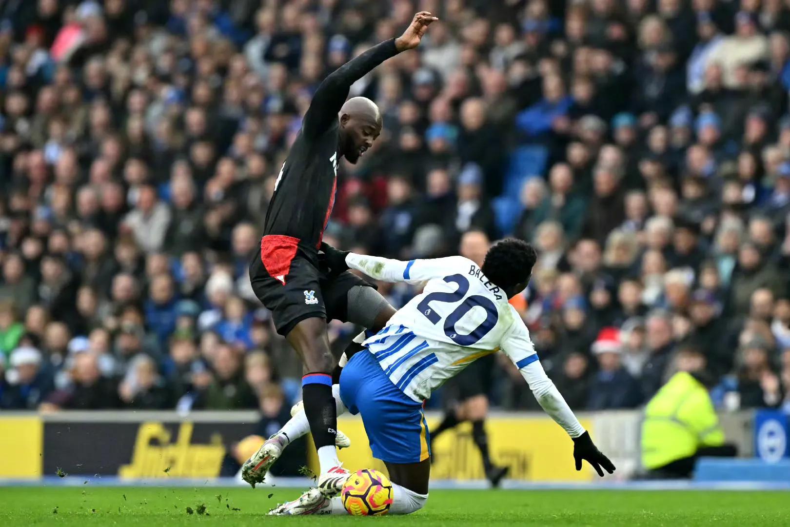 开云体育官方网站-包含布莱顿主场失利，主教练调整心态复盘的词条