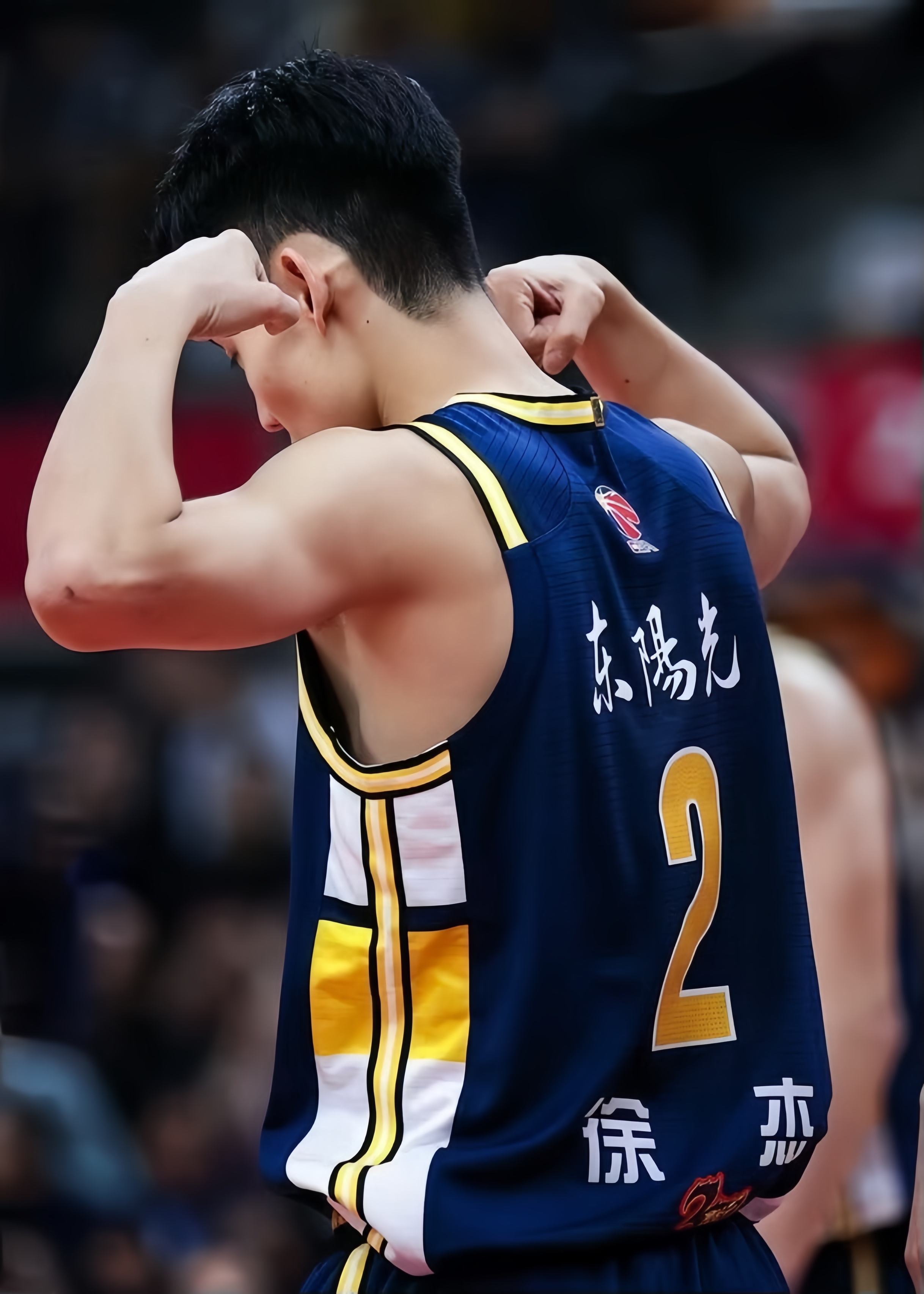 云南红河男篮主场击败广东宏远队 云南红河男篮主场击败广东宏远队