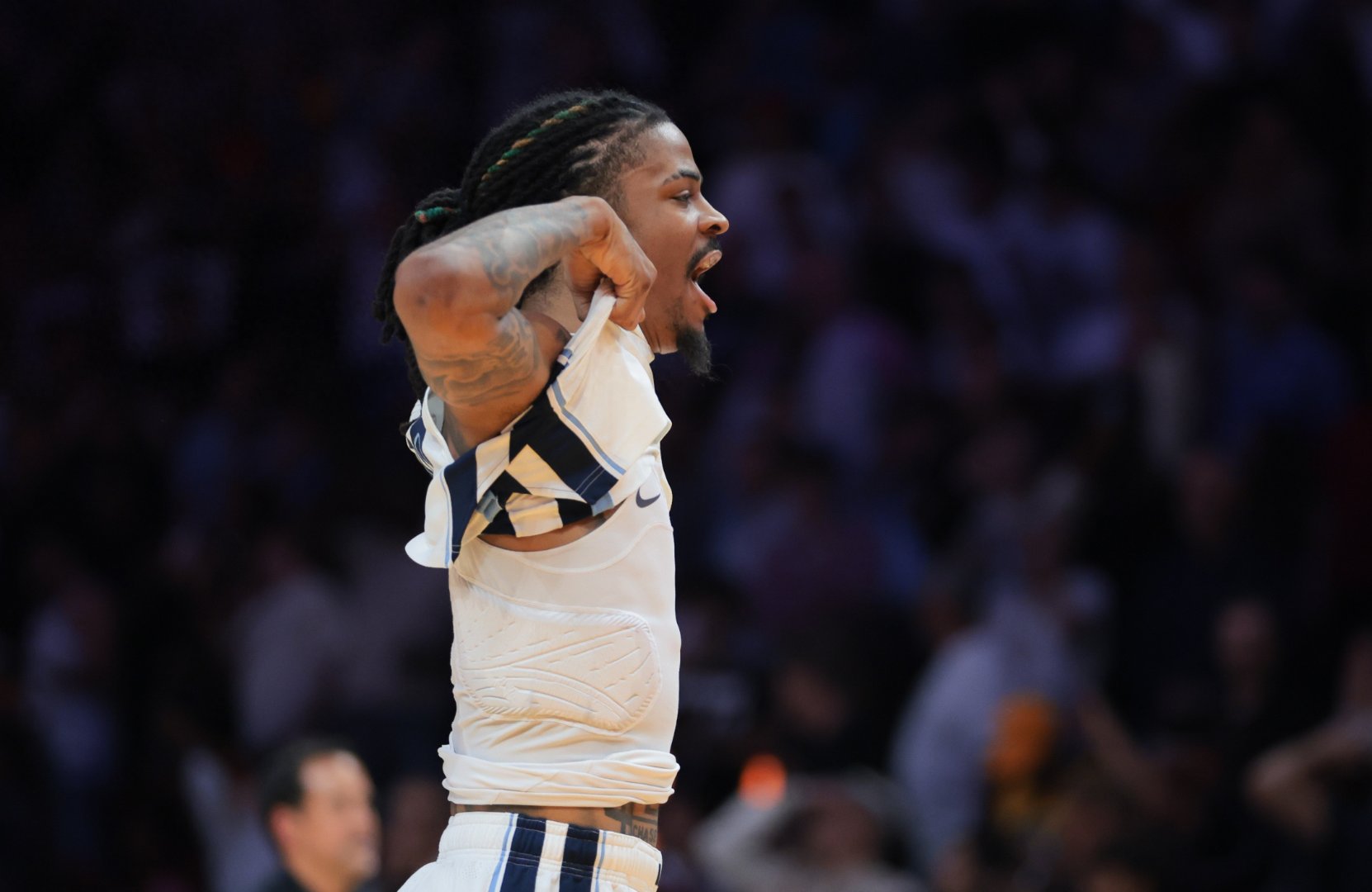 开云体育APP下载-关于黄蜂连胜终结，不敌魔术遭遇挑战的信息