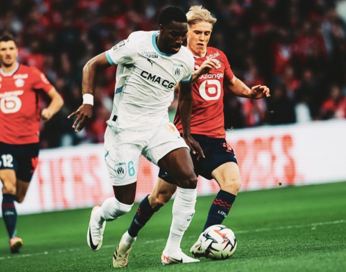 开云平台-包含里尔再胜门兴，强烈固守联赛前三的词条