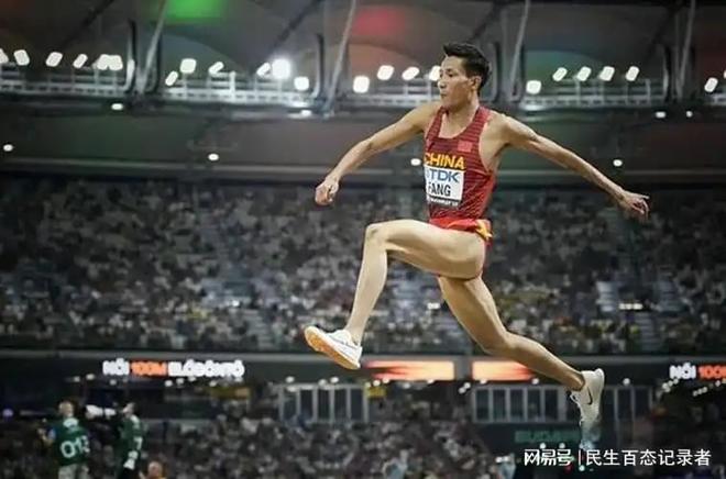 开云官网-运动员艰苦拼搏，为了荣耀执着战斗