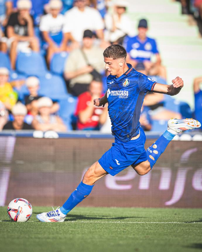 开云体育app-赫塔菲踢出精彩比赛，擒下重要三分的简单介绍