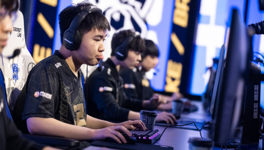 开云体育下载-PSG险胜FNC，Deft打出惊人五杀八强赛3:2（洛杉矶）