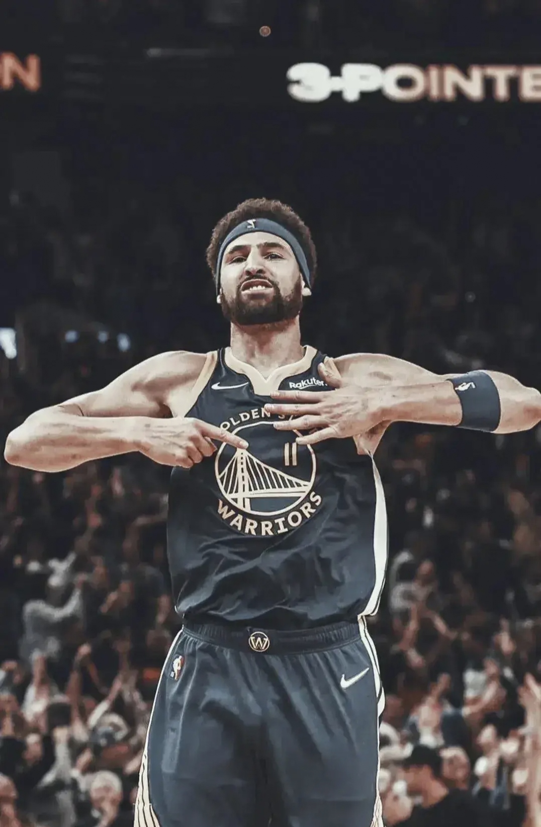 关于乔治砍下40分助快船击败独行侠，夺得四连胜的信息