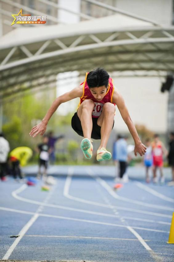 开云官网-冷静与激情交织!田径完美收官