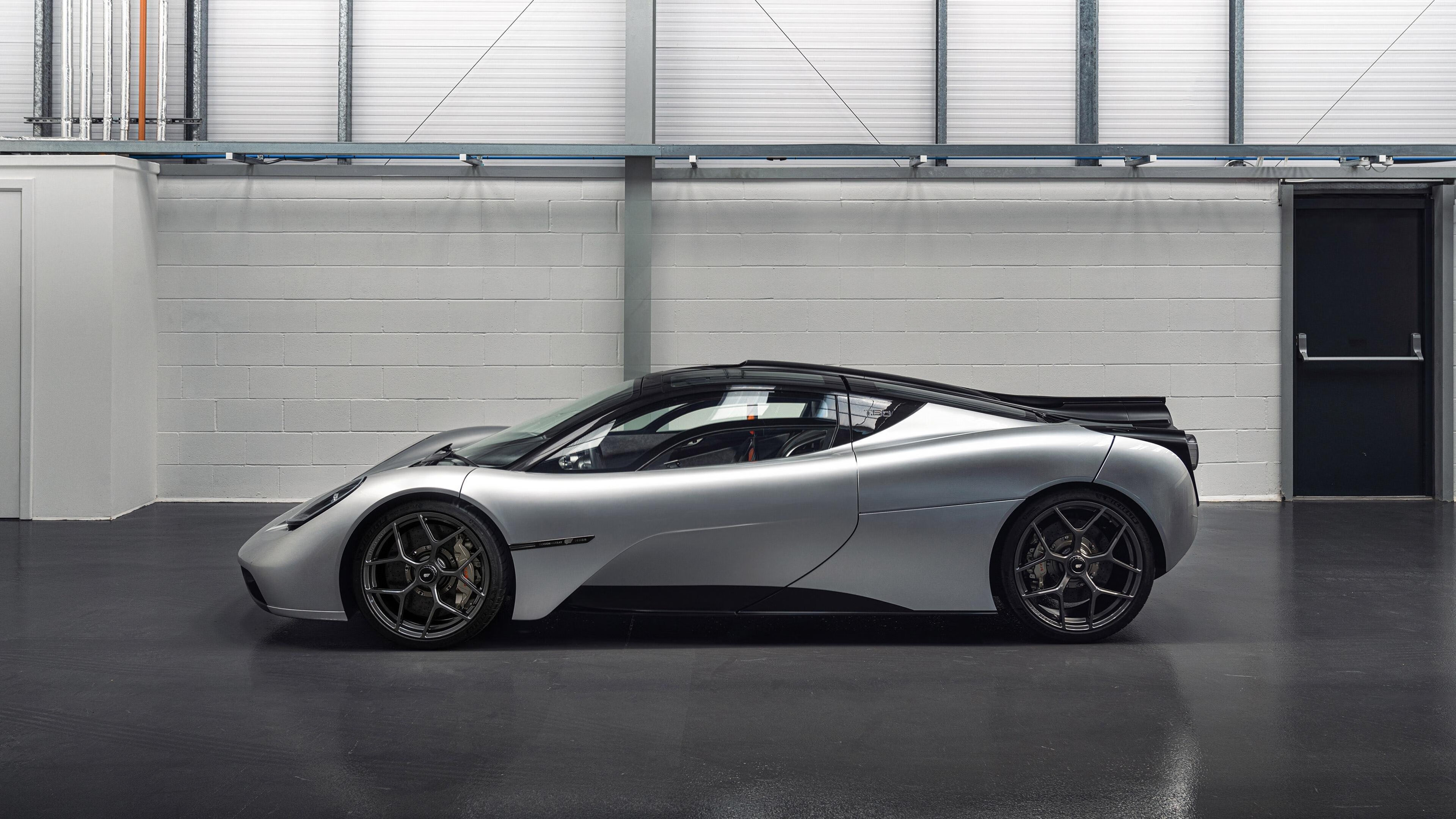 开云体育入口-库里的烟花与布克的寒光，篮球世界的AB面