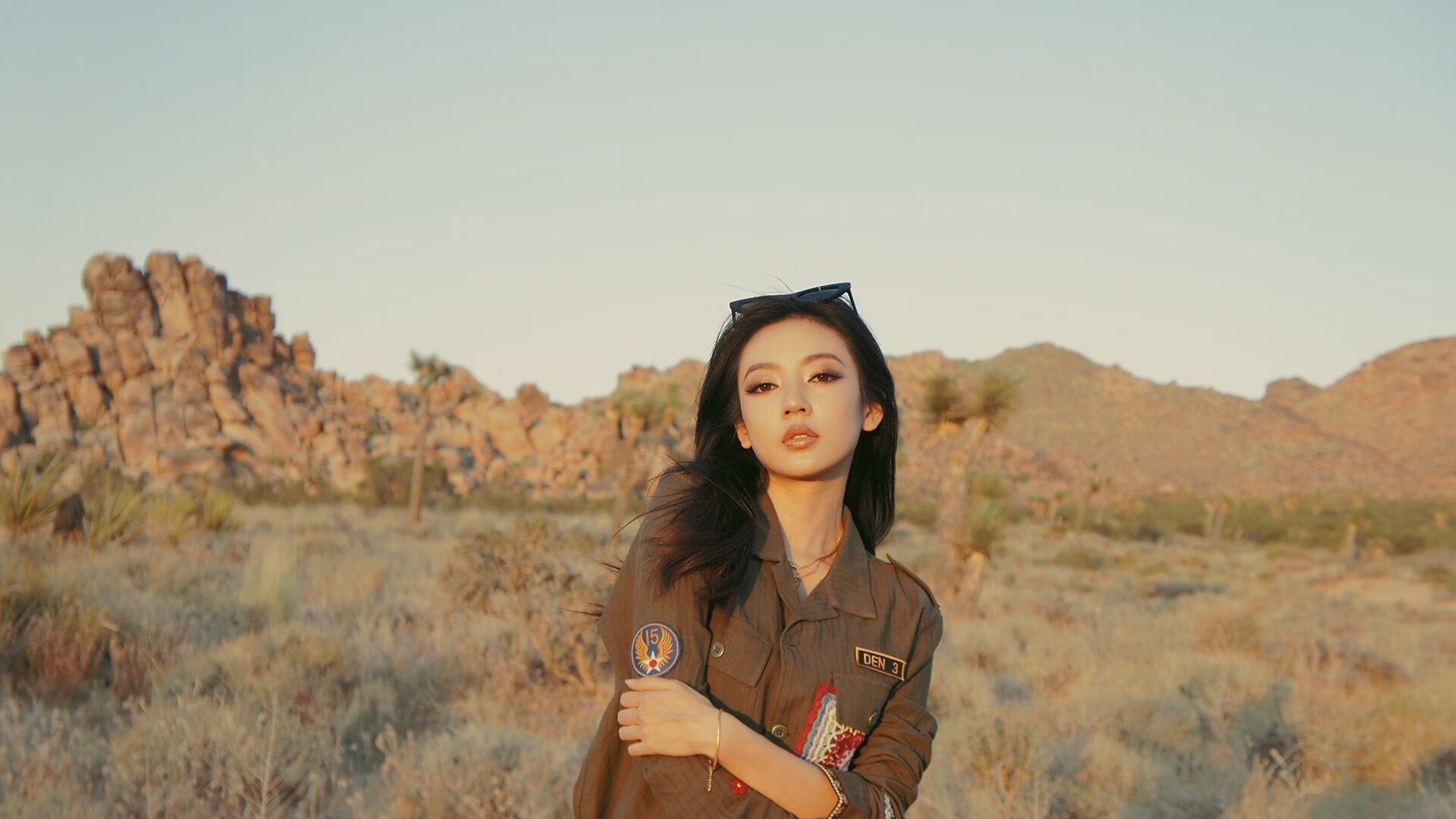 库里的烟花与布克的寒光，篮球世界的AB面