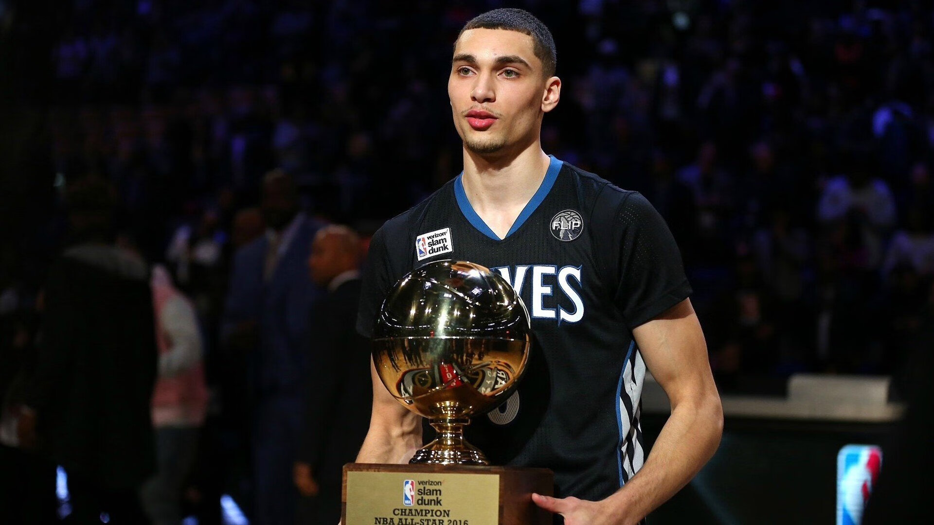 美加墨世界杯之夜，德文·布克用实力书写传奇篇章