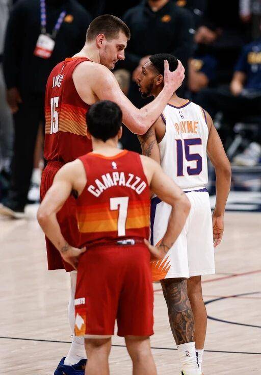 佛罗伦萨防守锁死AC米兰,加维在西决生死战接管比赛 佛罗伦萨防守锁死AC米兰,加维在西决生死战接管比赛